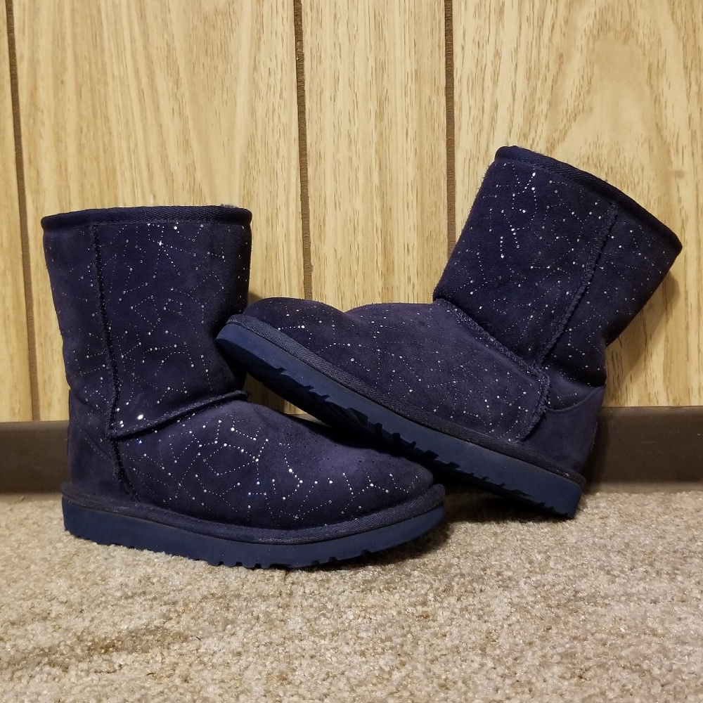EUC UGG Kids Constellation Classic Short Boot - 3